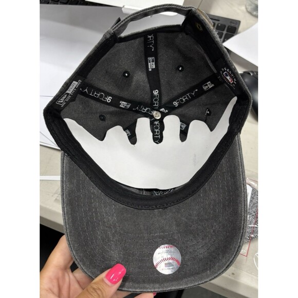 New York Yankees Hat Cap Strap Back 47 Brand Black on Black Out NY Logo NWT - Picture 6 of 8